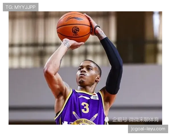 多萨里再献精彩进球，状态回暖引关注