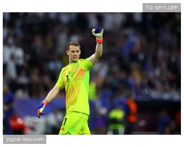 诺伊尔成长关键因素揭示：青少年时期磨砺铸就球队支柱