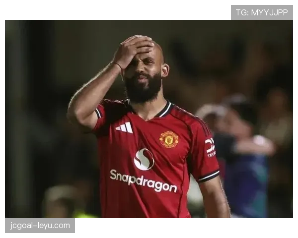 曼联防守体系漏洞频出,已对球队赛季稳定性造成实际影响 曼联防守体系漏洞频出,已对球队赛季稳定性造成实际影响