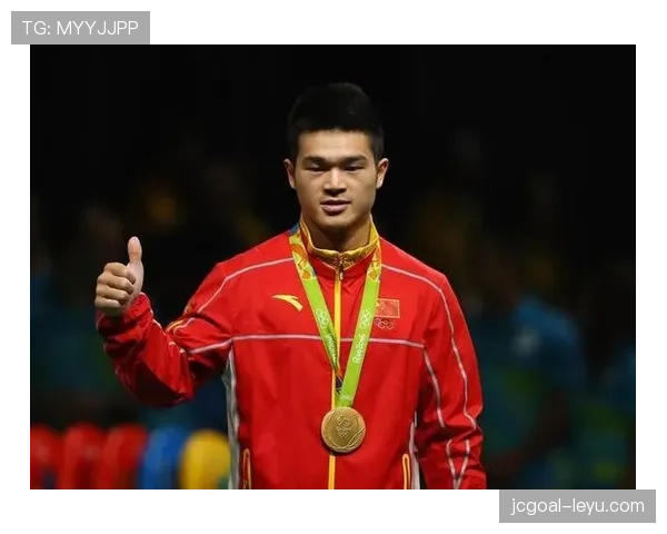 石智勇的生活简直像豪门剧，训练场上拼命，家里却会带小豪车出门？